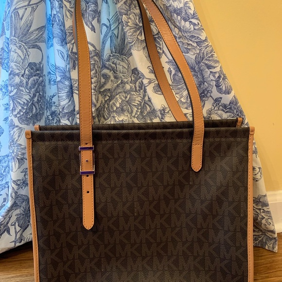 Michael Kors Brown/Tan Shoulder Purse NWOT - Picture 3 of 8